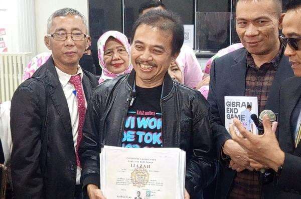 Gugat Pasal Pencemaran Nama Baik, Roy Suryo: Kami Tak Cuma Talk the Talk, tapi Talk Beneran Gugat Pasal Pencemaran Nama Baik, Roy Suryo: Kami Tak Cuma Talk the Talk, tapi Talk Beneran