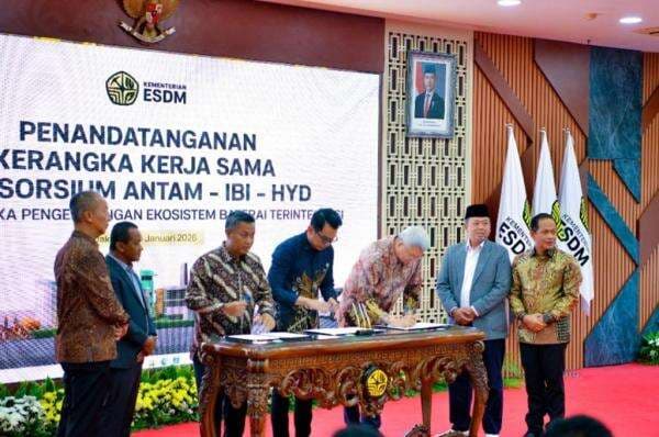 Antam-Huayou Bentuk Konsorsium Ekosistem Baterai Kendaraan Listrik Senilai Rp100 Triliun Antam-Huayou Bentuk Konsorsium Ekosistem Baterai Kendaraan Listrik Senilai Rp100 Triliun