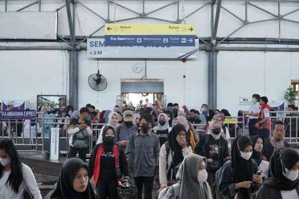 Data Lengkap Arus Mudik KA di Daop 4 Semarang, Stasiun Tawang dan Poncol Paling Padat Data Lengkap Arus Mudik KA di Daop 4 Semarang, Stasiun Tawang dan Poncol Paling Padat