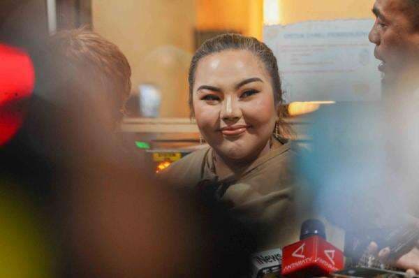 Dukung Atalia Praratya Ceraikan Ridwan Kamil, Lisa Mariana: Keputusan Terbaik! Dukung Atalia Praratya Ceraikan Ridwan Kamil, Lisa Mariana: Keputusan Terbaik!