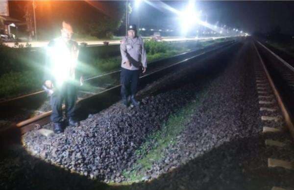 Sempat Hidup di Antara Rel, Begini Kondisi Terakhir Lansia Tertabrak Kereta Api di Jombang Sempat Hidup di Antara Rel, Begini Kondisi Terakhir Lansia Tertabrak Kereta Api di Jombang