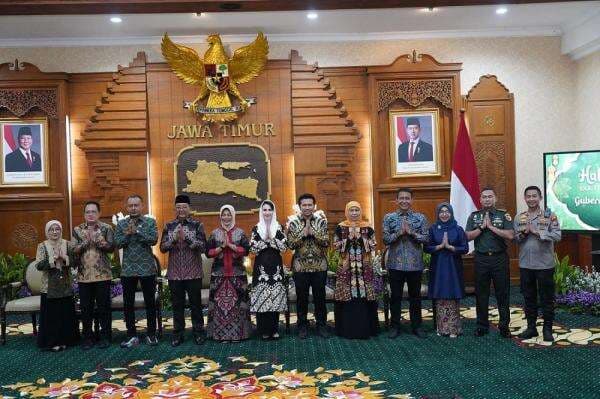 Bupati dan Wakil Bupati Bersama Forkopimda Bojonegoro Halal Bihalal dengan Gubernur Jatim Bupati dan Wakil Bupati Bersama Forkopimda Bojonegoro Halal Bihalal dengan Gubernur Jatim