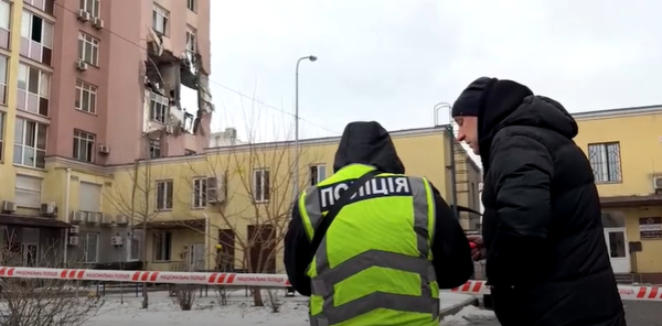 Jelang Pertemuan Zelenskiy–Trump, Rusia Hantam Ukraina dengan 500 Drone dan Puluhan Rudal Jelang Pertemuan Zelenskiy–Trump, Rusia Hantam Ukraina dengan 500 Drone dan Puluhan Rudal