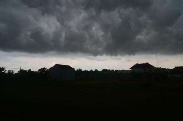 Waspada! Cuaca Ekstrem Belum Usai, Hujan Lebat Mengintai hingga 29 Januari Waspada! Cuaca Ekstrem Belum Usai, Hujan Lebat Mengintai hingga 29 Januari