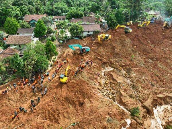 Update Longsor Cilacap: Dua Jenazah Ditemukan, Total 13 Orang Meninggal Update Longsor Cilacap: Dua Jenazah Ditemukan, Total 13 Orang Meninggal