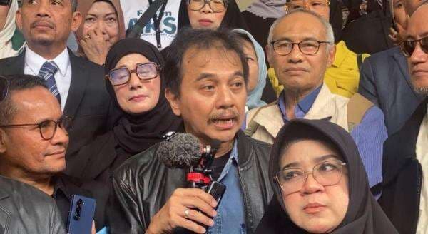 Roy Suryo Cs Berencana Laporkan Balik Eggi Sudjana dan Damai Hari Lubis Roy Suryo Cs Berencana Laporkan Balik Eggi Sudjana dan Damai Hari Lubis