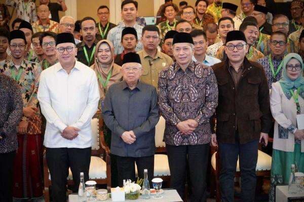 Rosan Roeslani dan Ferry Juliantono Terpilih Jadi Pimpinan Masyarakat Ekonomi Syariah Rosan Roeslani dan Ferry Juliantono Terpilih Jadi Pimpinan Masyarakat Ekonomi Syariah