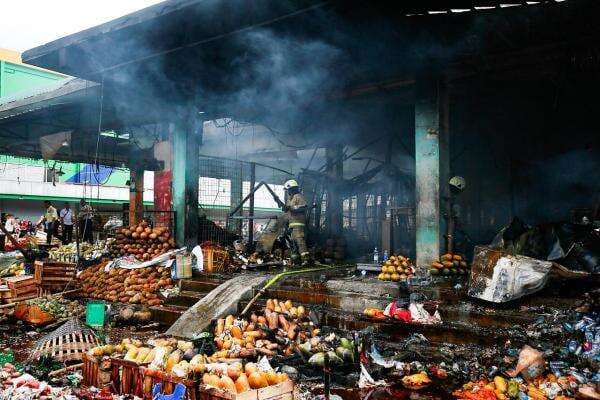 Pasar Induk Kramat Jati Terbakar, Polisi Sebut Tak Ada Korban Pasar Induk Kramat Jati Terbakar, Polisi Sebut Tak Ada Korban