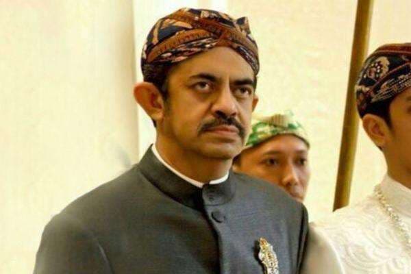 Interpol Kantongi Lokasi Buronan Raja Minyak Riza Chalid Interpol Kantongi Lokasi Buronan Raja Minyak Riza Chalid