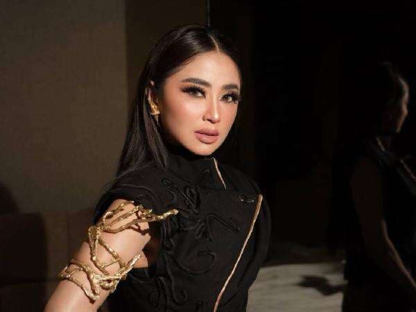 Viral Dewi Perssik Berharap Prabowo Subianto Jadi Presiden Seumur Hidup! Viral Dewi Perssik Berharap Prabowo Subianto Jadi Presiden Seumur Hidup!