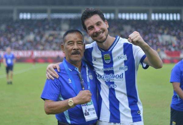 Bawa Persib Bandung Menang di Kota Kelahiran sang Kakek, Thom Haye: Begitu Emosional! Bawa Persib Bandung Menang di Kota Kelahiran sang Kakek, Thom Haye: Begitu Emosional!