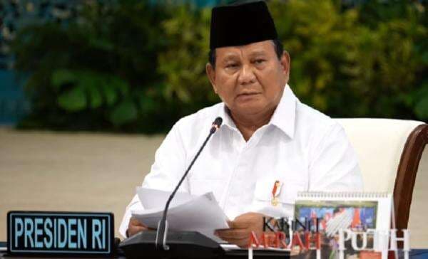 Prabowo Ingatkan Para Menteri: Dimaki Tenang Saja, yang Penting Tetap Kerja untuk Rakyat Prabowo Ingatkan Para Menteri: Dimaki Tenang Saja, yang Penting Tetap Kerja untuk Rakyat
