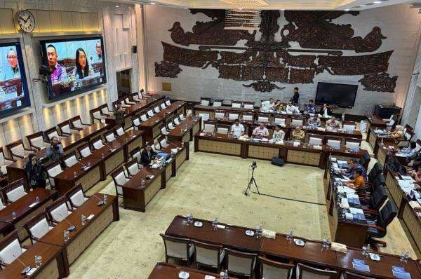 Calon Deputi Gubernur BI Mulai Jalani Uji Kelayakan di Komisi XI DPR Hari Ini Calon Deputi Gubernur BI Mulai Jalani Uji Kelayakan di Komisi XI DPR Hari Ini