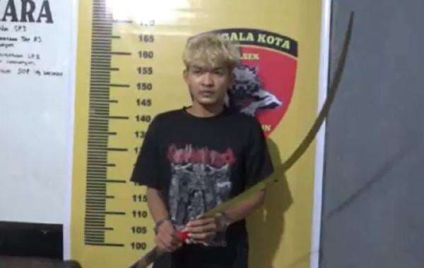 Dibelikan Motor, Pemuda di Sarolangun Malah Ancam Ibu Kandung Pakai Celurit Dibelikan Motor, Pemuda di Sarolangun Malah Ancam Ibu Kandung Pakai Celurit