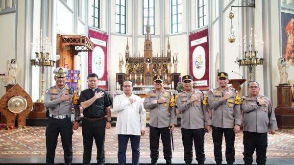 Polda Metro Jaya Kerahkan 5.044 Personel Gabungan untuk Pengamanan Natal dan Tahun Baru Polda Metro Jaya Kerahkan 5.044 Personel Gabungan untuk Pengamanan Natal dan Tahun Baru