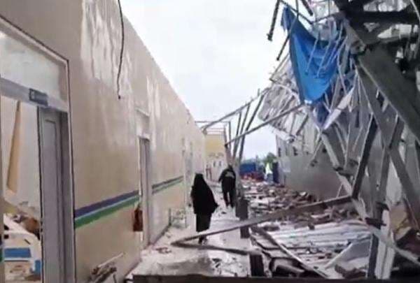 Atap Klinik Kesehatan di Cirebon Ambruk Diterjang Angin Kencang, 9 Pasien Terluka Atap Klinik Kesehatan di Cirebon Ambruk Diterjang Angin Kencang, 9 Pasien Terluka