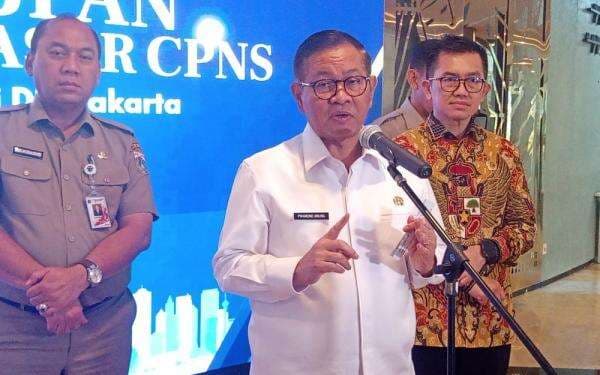 Tak Bisa Atur Perorangan Agar Tak Pesta Kembang Api, Gubernur DKI: Yang Paling Penting Empati Tak Bisa Atur Perorangan Agar Tak Pesta Kembang Api, Gubernur DKI: Yang Paling Penting Empati