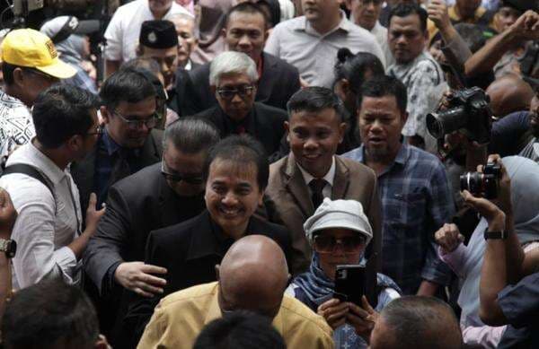 Polisi Usut Laporan Damai Lubis-Eggi Sudjana terhadap Ahmad Khozinudin, segera Diperiksa? Polisi Usut Laporan Damai Lubis-Eggi Sudjana terhadap Ahmad Khozinudin, segera Diperiksa?