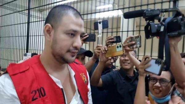 Permintaan Mengejutkan Ammar Zoni sebelum Jalani Sidang Kasus Narkoba di PN Jakpus Permintaan Mengejutkan Ammar Zoni sebelum Jalani Sidang Kasus Narkoba di PN Jakpus