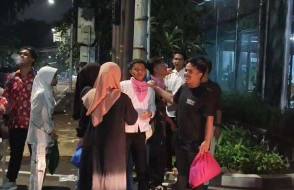 Lapas Salemba Bebaskan 19 Warga Binaan Demo Ricuh Agustus 2025 usai Terima Salinan Putusan Lapas Salemba Bebaskan 19 Warga Binaan Demo Ricuh Agustus 2025 usai Terima Salinan Putusan