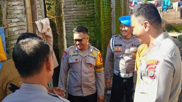 Prihatin! Wanita Lansia Hidup Memprihatinkan Dengan Kondisi Lumpuh di Gowa, Kapolres Beri Bantuan Prihatin! Wanita Lansia Hidup Memprihatinkan Dengan Kondisi Lumpuh di Gowa, Kapolres Beri Bantuan