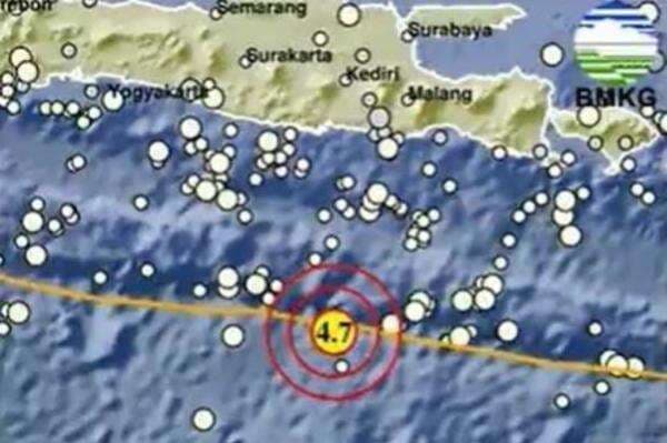 Gempa Bumi Magnitudo 4,7 Guncang Blitar Jatim Gempa Bumi Magnitudo 4,7 Guncang Blitar Jatim