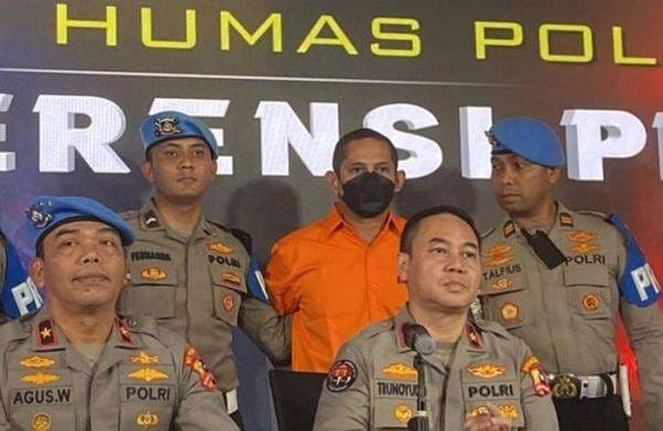 Dipecat karena Kasus Pencabulan dan Narkoba, AKBP Fajar WLS Ajukan Banding! Dipecat karena Kasus Pencabulan dan Narkoba, AKBP Fajar WLS Ajukan Banding!