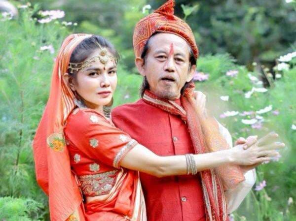 Karina Ranau Santai Dianggap Gila gegara ke Makam Epy Kusnandar Tiap Malam Karina Ranau Santai Dianggap Gila gegara ke Makam Epy Kusnandar Tiap Malam