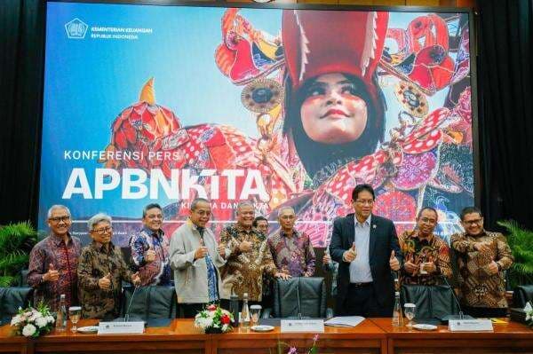 Purbaya Apresiasi Kinerja Bea Cukai yang Gagalkan Penyelundupan 11 Juta Batang Rokok Ilegal Purbaya Apresiasi Kinerja Bea Cukai yang Gagalkan Penyelundupan 11 Juta Batang Rokok Ilegal