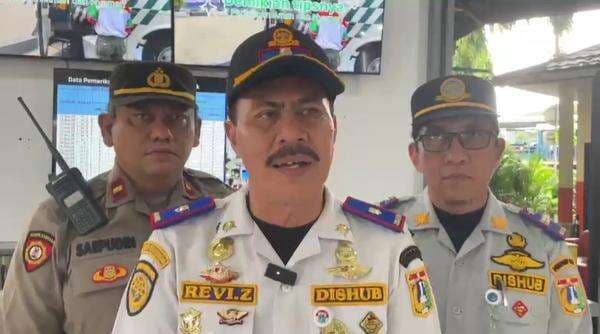 Jelang Nataru 2025, Ratusan Sopir Bus Kampung Rambutan Dites Urin, Ini Hasilnya! Jelang Nataru 2025, Ratusan Sopir Bus Kampung Rambutan Dites Urin, Ini Hasilnya!