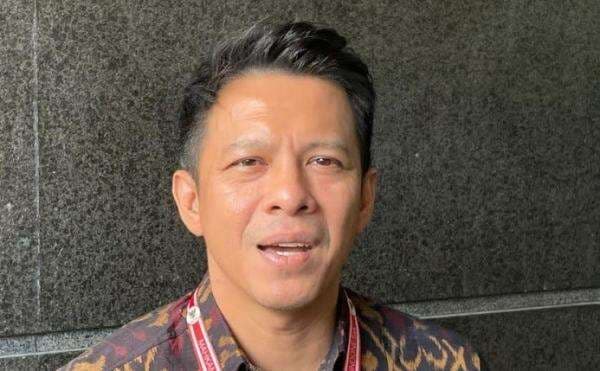 Titiek Puspa Meninggal Dunia, Ariel Noah Janji Akan Teruskan Semua Ilmu yang Diberikan Titiek Puspa Meninggal Dunia, Ariel Noah Janji Akan Teruskan Semua Ilmu yang Diberikan