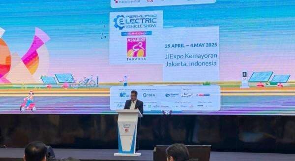 Pameran Kendaraan Listrik PEVS 2025 Digelar Pekan Depan, Targetkan Transaksi Rp400 Miliar Pameran Kendaraan Listrik PEVS 2025 Digelar Pekan Depan, Targetkan Transaksi Rp400 Miliar