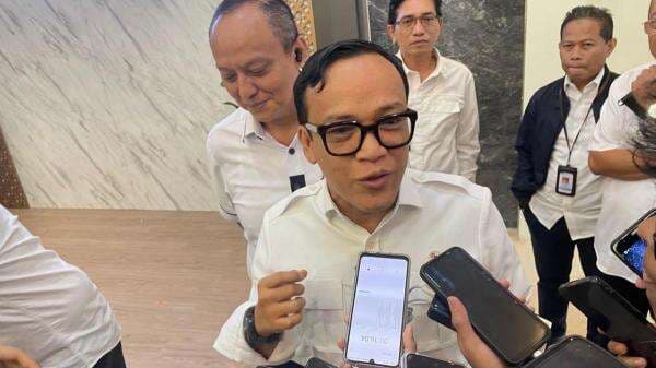 Panggil Aplikator Ojek Online dan Kurir, Wamenaker Evaluasi Bonus Hari Raya Panggil Aplikator Ojek Online dan Kurir, Wamenaker Evaluasi Bonus Hari Raya