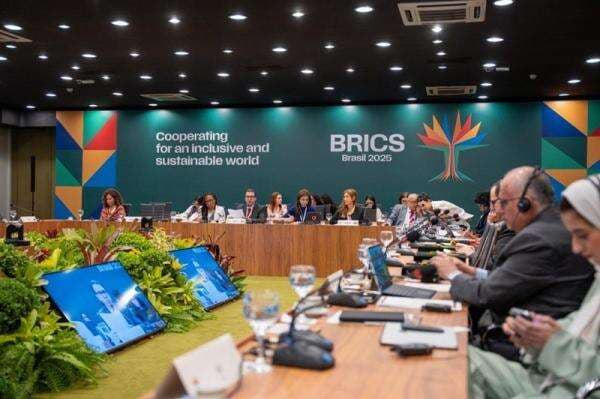 Menaker RI Paparkan Empat Strategi Hadapi Masa Depan Pekerja di Era AI Menaker RI Paparkan Empat Strategi Hadapi Masa Depan Pekerja di Era AI