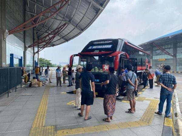 Ada WFA, Jumlah Pemudik saat Arus Balik di Terminal Jakarta Turun 22 Persen Ada WFA, Jumlah Pemudik saat Arus Balik di Terminal Jakarta Turun 22 Persen