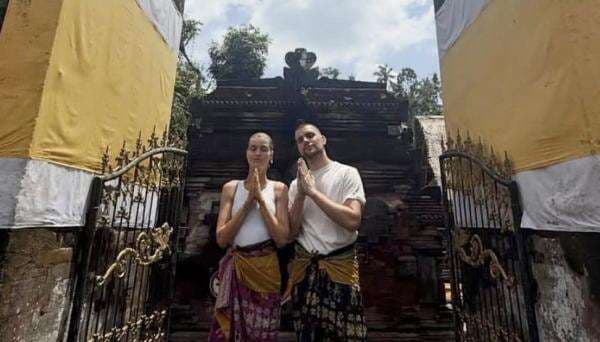 Marteen Paes dan Luna Bijl Rayakan Tahun Baru di Bali, Masak Telur Dadar Marteen Paes dan Luna Bijl Rayakan Tahun Baru di Bali, Masak Telur Dadar