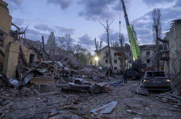 Serangan Rusia ke Ukraina Hancurkan Kedubes Azerbaijan Serangan Rusia ke Ukraina Hancurkan Kedubes Azerbaijan