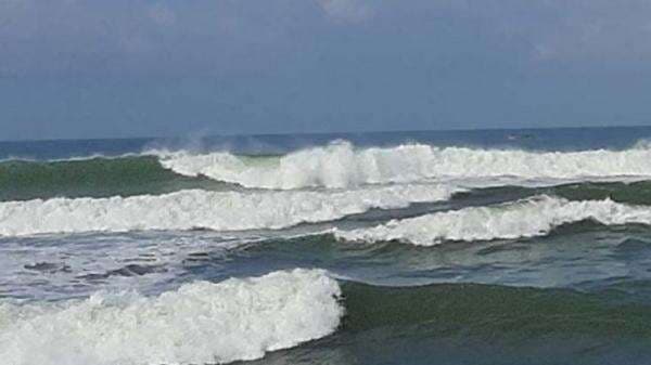 Waspada! Gelombang Tinggi Berpotensi Landa Sejumlah Perairan Pekan Ini Waspada! Gelombang Tinggi Berpotensi Landa Sejumlah Perairan Pekan Ini