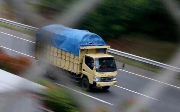 Catat, Kendaraan Sumbu Tiga Dilarang Masuk Tol Selama Nataru Catat, Kendaraan Sumbu Tiga Dilarang Masuk Tol Selama Nataru