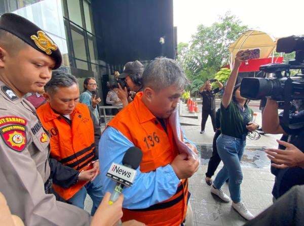 Jadi Tersangka Kasus Suap, Kekayaan Kepala Kantor Pajak Jakut Dwi Budi Iswahyu Tembus Rp4,8 Miliar Jadi Tersangka Kasus Suap, Kekayaan Kepala Kantor Pajak Jakut Dwi Budi Iswahyu Tembus Rp4,8 Miliar