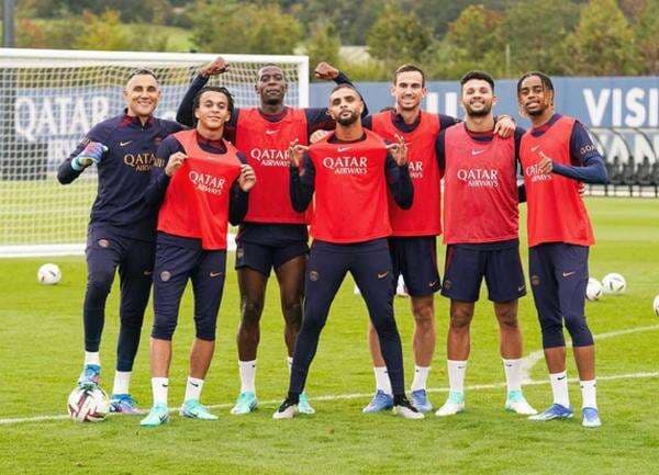 Layvin Kurzawa Ngobrol Bareng Bojan Hodak, Umuh Muchtar: Dia Sudah di Bandung, Nanti Pelatih yang Umumkan Layvin Kurzawa Ngobrol Bareng Bojan Hodak, Umuh Muchtar: Dia Sudah di Bandung, Nanti Pelatih yang Umumkan