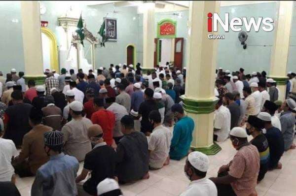 Mengapa Ada Shalat Tarwih 20 Rakaat dan 8 Rakaat, Ini Dalilnya! Mengapa Ada Shalat Tarwih 20 Rakaat dan 8 Rakaat, Ini Dalilnya!