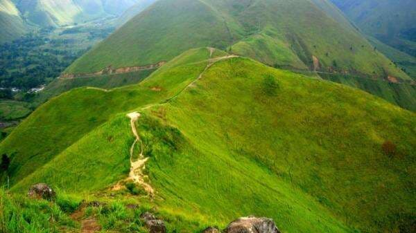 3 Tempat Wisata di Dekat Danau Toba yang Lagi Hits, Pemandangannya Bikin Hati Adem 3 Tempat Wisata di Dekat Danau Toba yang Lagi Hits, Pemandangannya Bikin Hati Adem