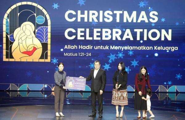Hary Tanoesoedibjo dan Keluarga Rayakan Natal Bersama MNC Group, Beri Sumbangan untuk Korban Bencana Sumatra Hary Tanoesoedibjo dan Keluarga Rayakan Natal Bersama MNC Group, Beri Sumbangan untuk Korban Bencana Sumatra