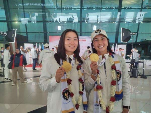 Dapat Bonus Rp1 Miliar, Janice Tjen dan Aldila Sutjiadi Alokasikan Hadiah Emas SEA Games 2025 untuk Biaya WTA Tour Dapat Bonus Rp1 Miliar, Janice Tjen dan Aldila Sutjiadi Alokasikan Hadiah Emas SEA Games 2025 untuk Biaya WTA Tour