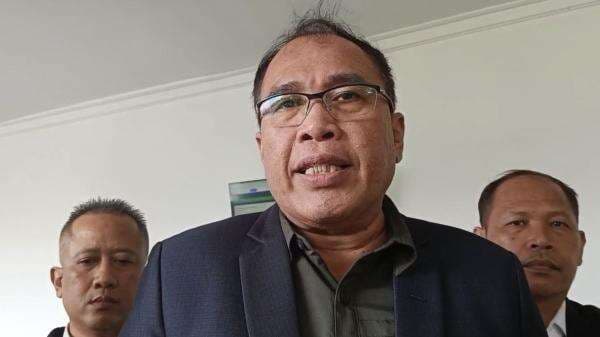 Kubu Gibran Ajukan 14 Bukti untuk Bantah Gugatan Ijazah di PN Jakpus Kubu Gibran Ajukan 14 Bukti untuk Bantah Gugatan Ijazah di PN Jakpus