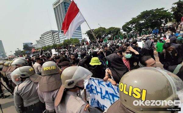 Ada Demo di Gedung DPR hingga Kedubes AS, Polisi Imbau Gunakan Jalur Alternatif Ada Demo di Gedung DPR hingga Kedubes AS, Polisi Imbau Gunakan Jalur Alternatif