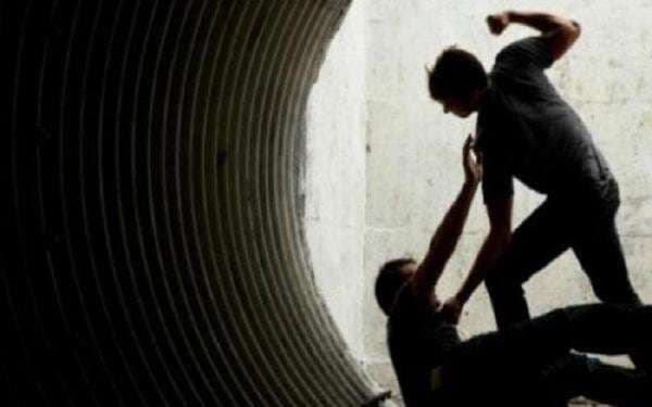 Polisi Tangkap 2 Pelaku Pengeroyokan di Koja, Sita Lakban hingga HP Korban Polisi Tangkap 2 Pelaku Pengeroyokan di Koja, Sita Lakban hingga HP Korban