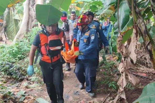 Anak 15 Tahun yang Terseret Arus di Kali Pesanggrahan Ditemukan Tewas Anak 15 Tahun yang Terseret Arus di Kali Pesanggrahan Ditemukan Tewas