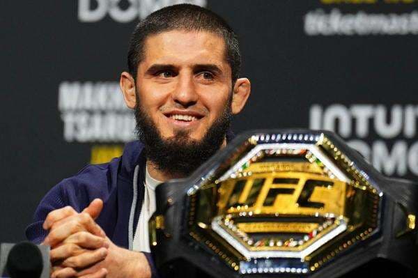 Antara Persahabatan dan Ambisi: Jalan Terjal Islam Makhachev Menuju Gelar Kedua! Antara Persahabatan dan Ambisi: Jalan Terjal Islam Makhachev Menuju Gelar Kedua!